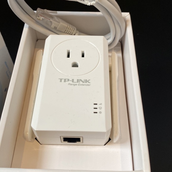 TP-Link Wi-Fi extender N300 extend Wi-Fi save a power outlet new open box - Picture 6 of 11
